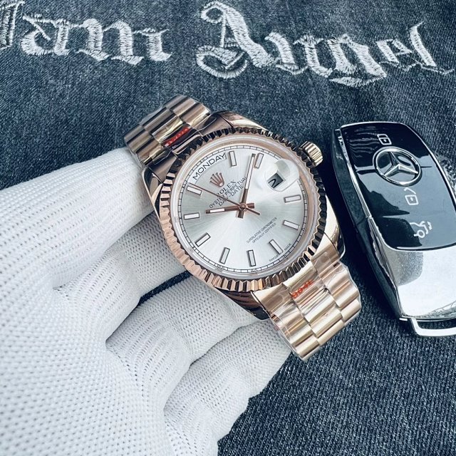Rolex Watch: seller detail photo 3