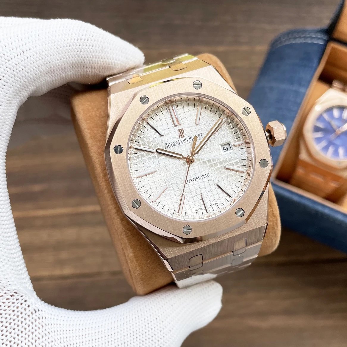 Rose Gold Case·White Dial Steel Band