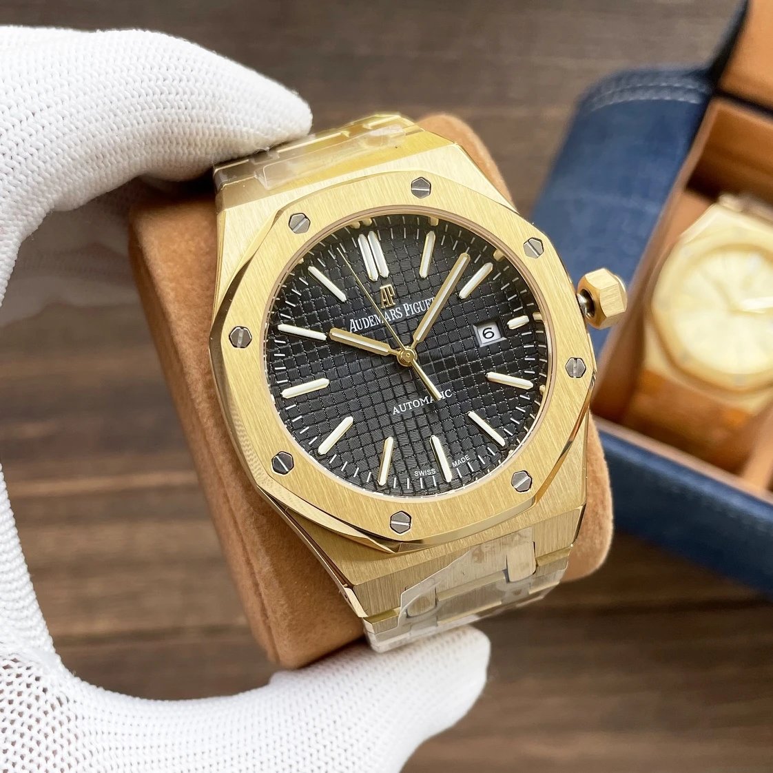Gold Case·Black Dial Steel Band