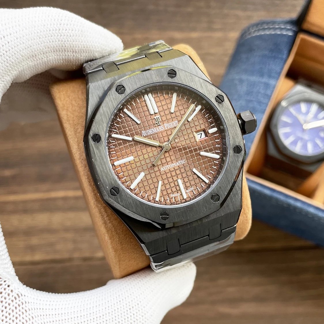 Black Case·Brown Dial Steel Band