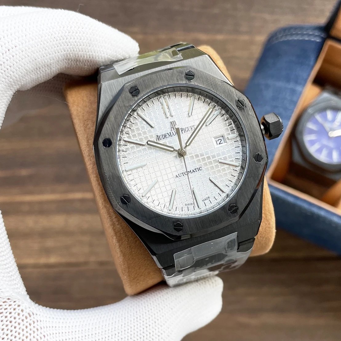 Black Case·White Dial Steel Band