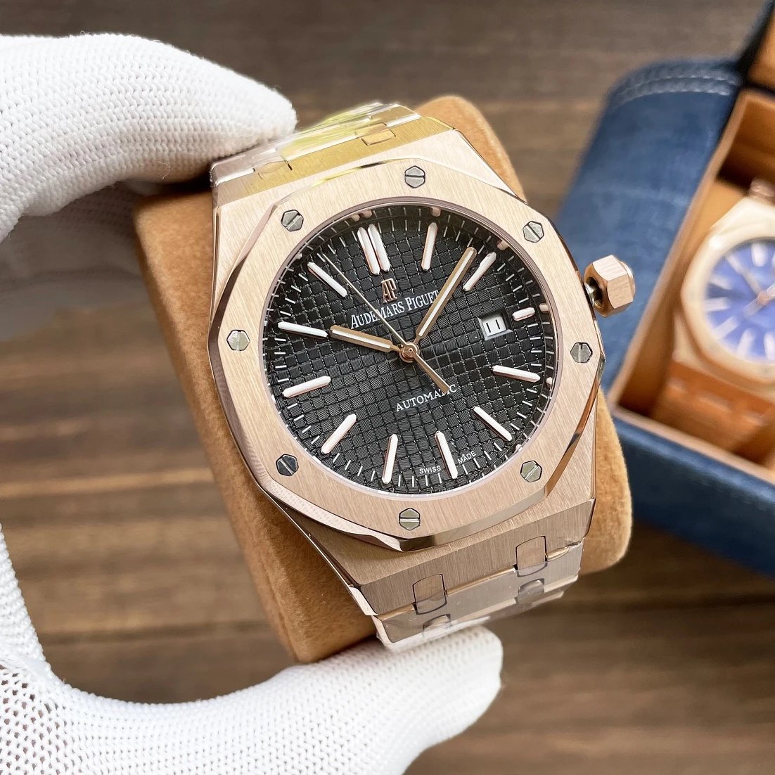 Rose Gold Case·Black Dial Steel Band
