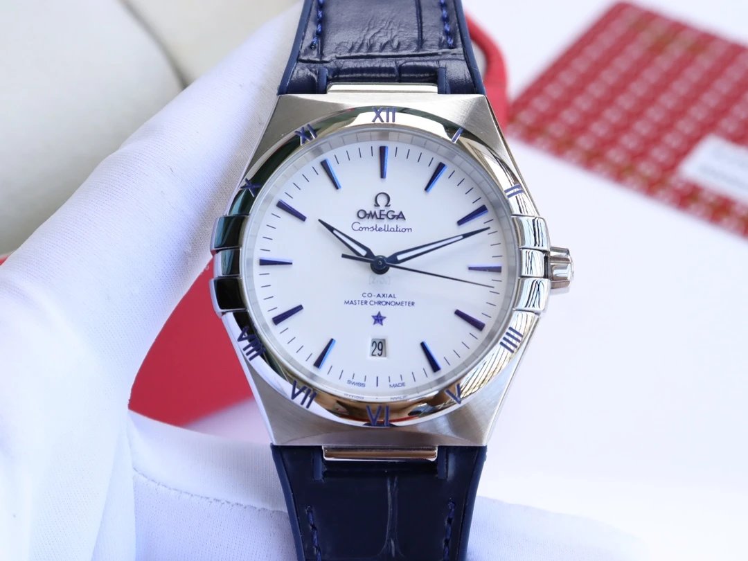 [Silver Bezel] Silver case·White dial with blue leather strap