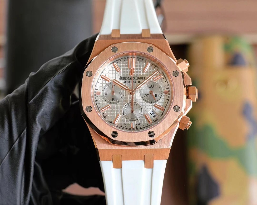 Audemars Piguet Royal Oak Titanium Watch — [White small dial] Rose gold case, white colorway — USFans Spreadsheet photo