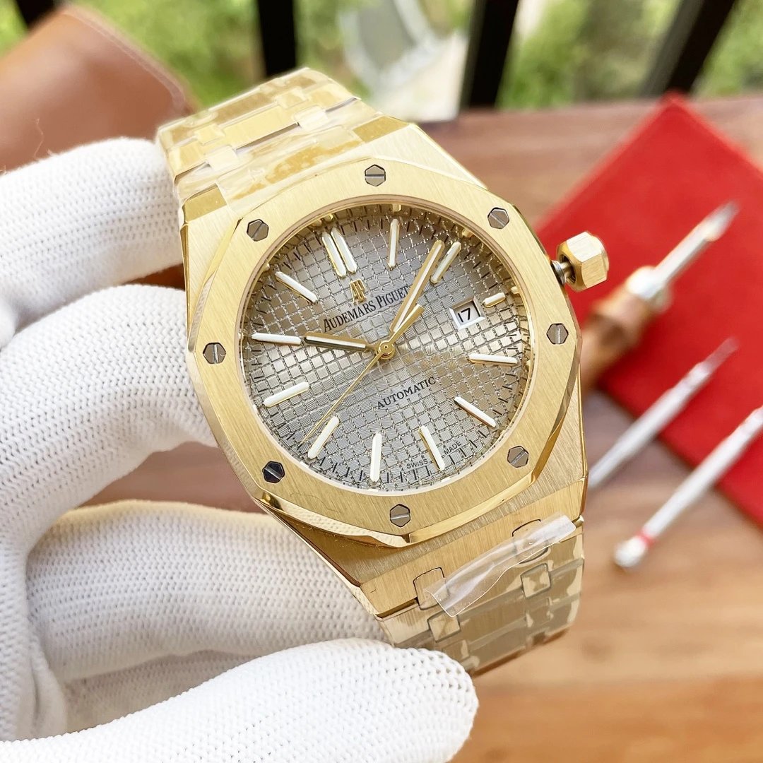 Audemars Piguet Silver Band — Gold case, gray steel band colorway — USFans Spreadsheet photo