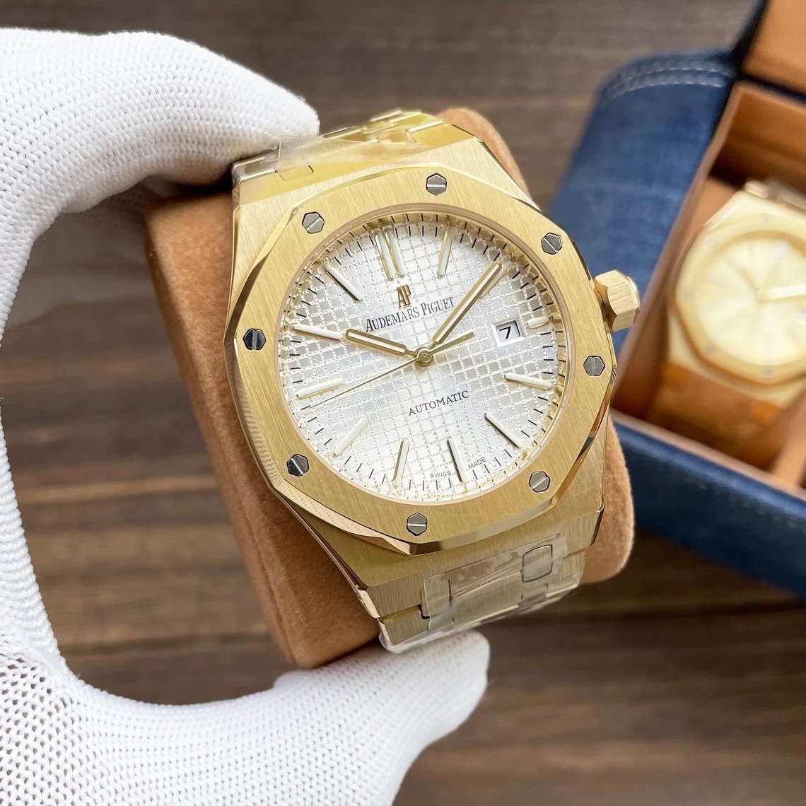 Gold Case·White Dial Steel Band