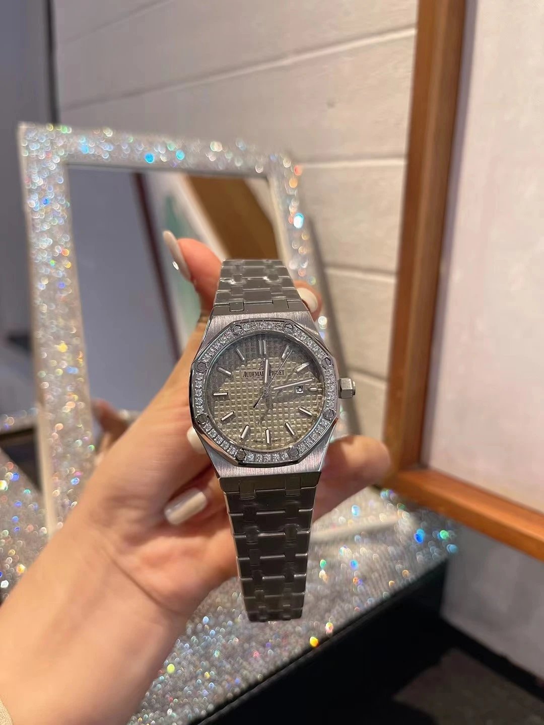 Diamond Bezel, Silver Case, Gray Dial, Steel Bracelet