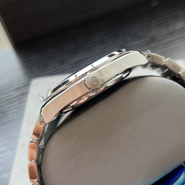 Omega Watch: seller detail photo 12