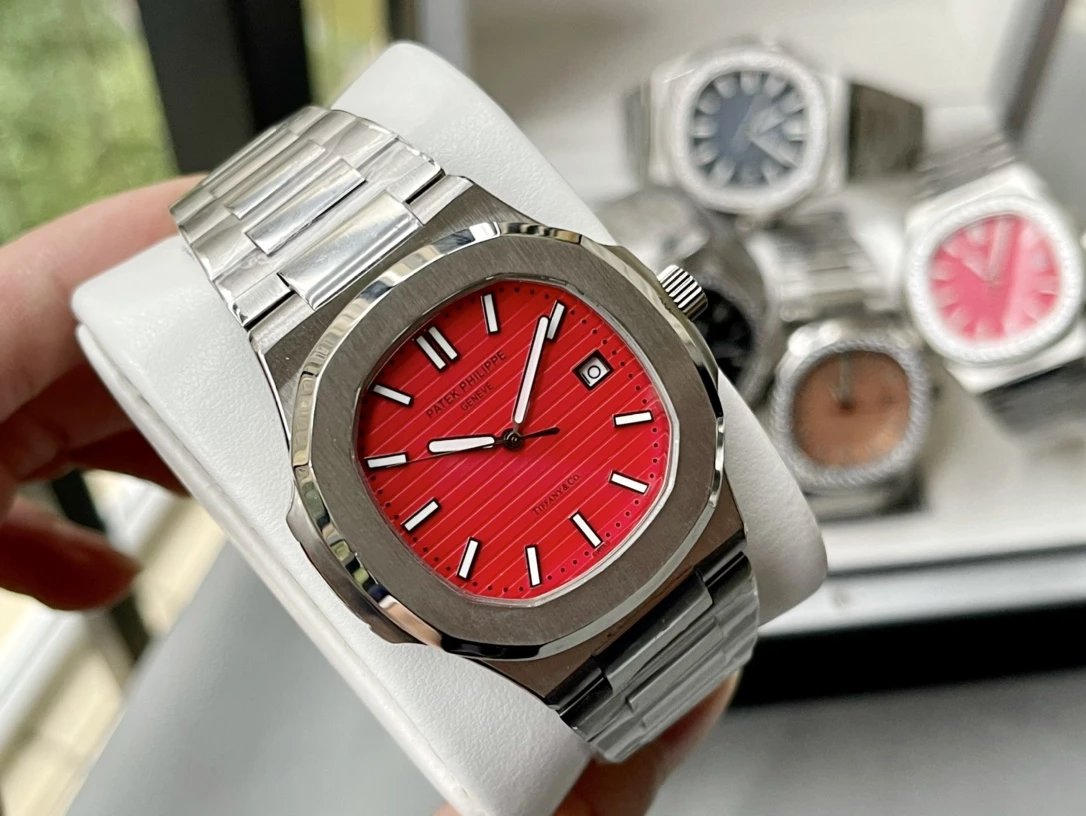 Silver Case · Red Dial Steel Band