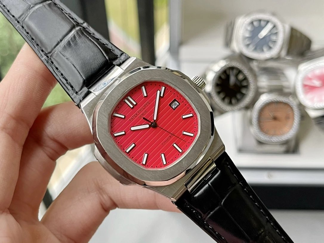 Silver Shell - Red Plate Black Leather