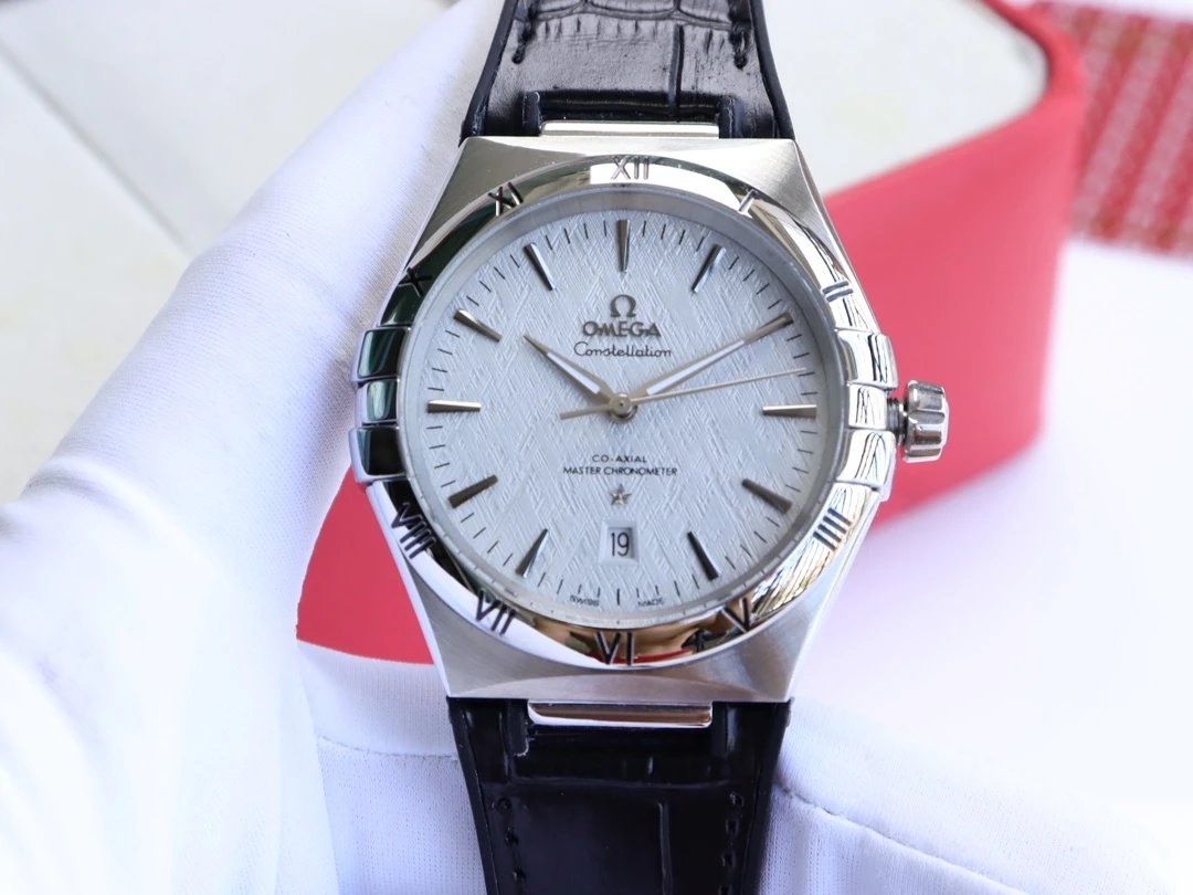 [Silver Bezel] Silver case·White dial with black leather strap