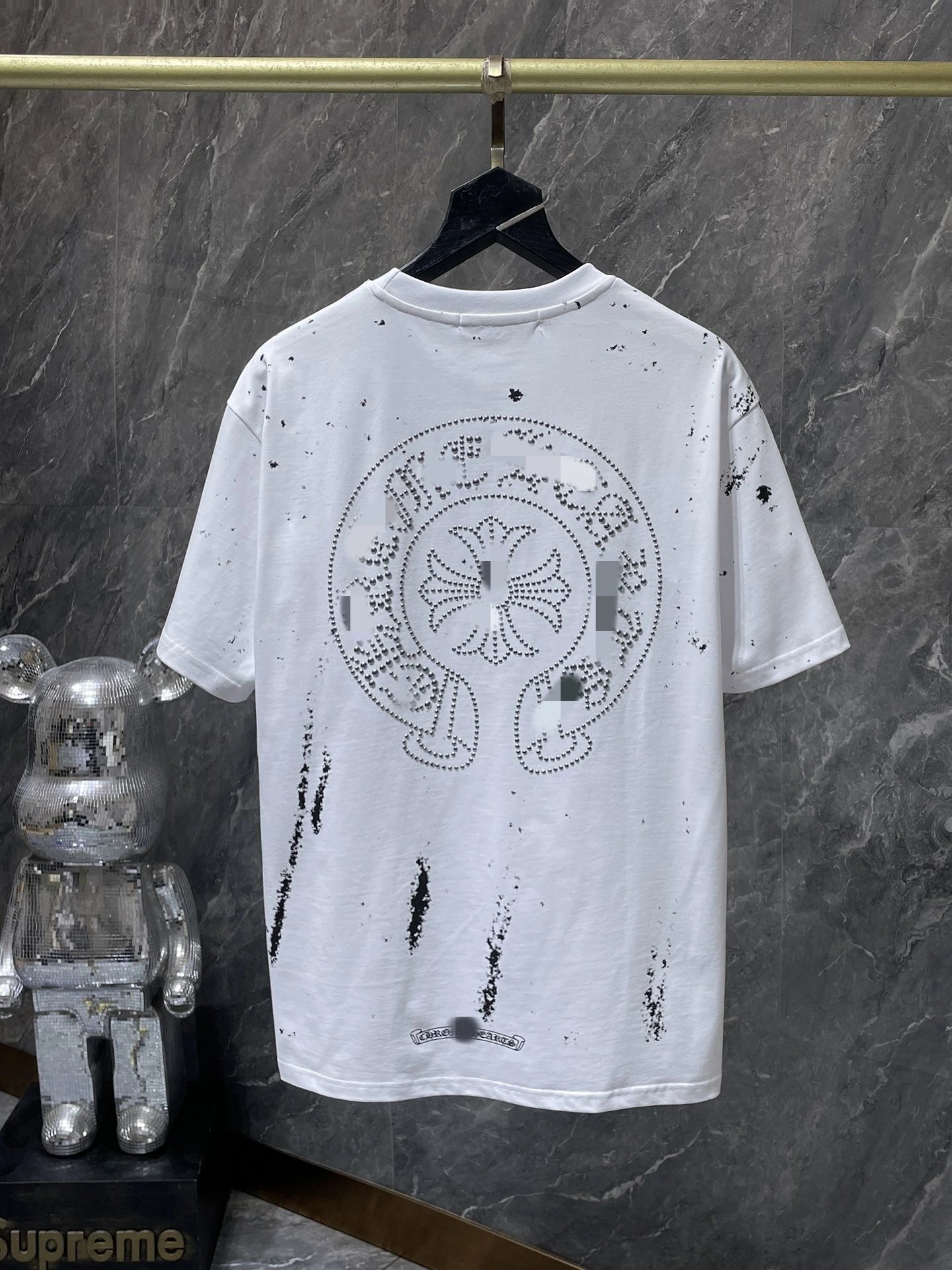 White 8939