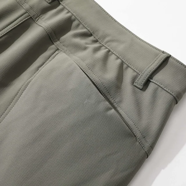 Arc'teryx Trousers GORE-TEX cargo with zippered thigh pocket product detail image 44
