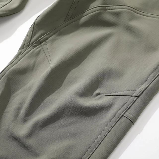 Arc'teryx Trousers GORE-TEX cargo with zippered thigh pocket product detail image 37