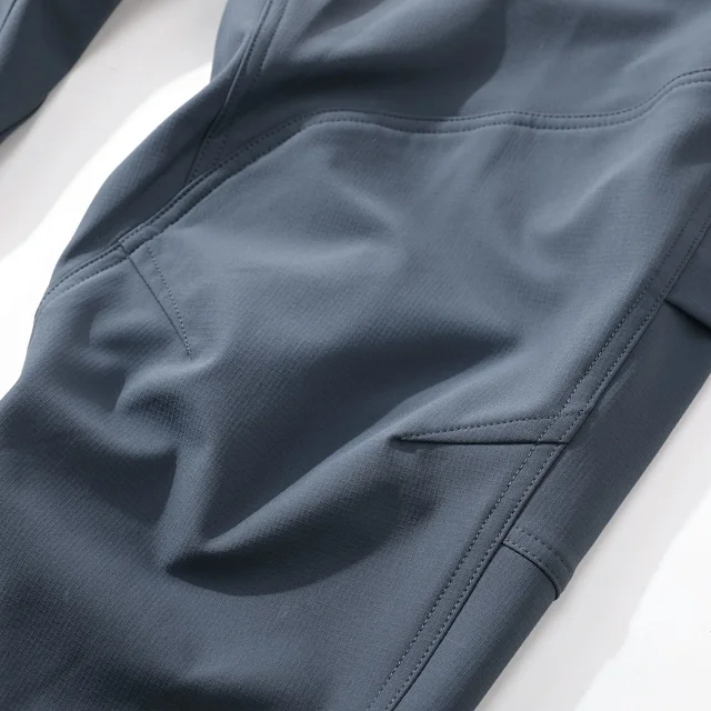 Arc'teryx Trousers GORE-TEX cargo with zippered thigh pocket product detail image 22