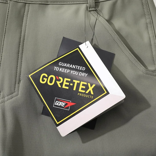 Arc'teryx Trousers GORE-TEX cargo with zippered thigh pocket product detail image 41