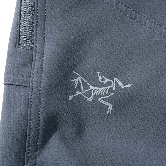 Arc'teryx Trousers GORE-TEX cargo with zippered thigh pocket product detail image 33