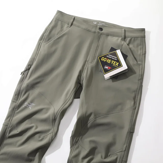 Arc'teryx Trousers GORE-TEX cargo with zippered thigh pocket product detail image 42