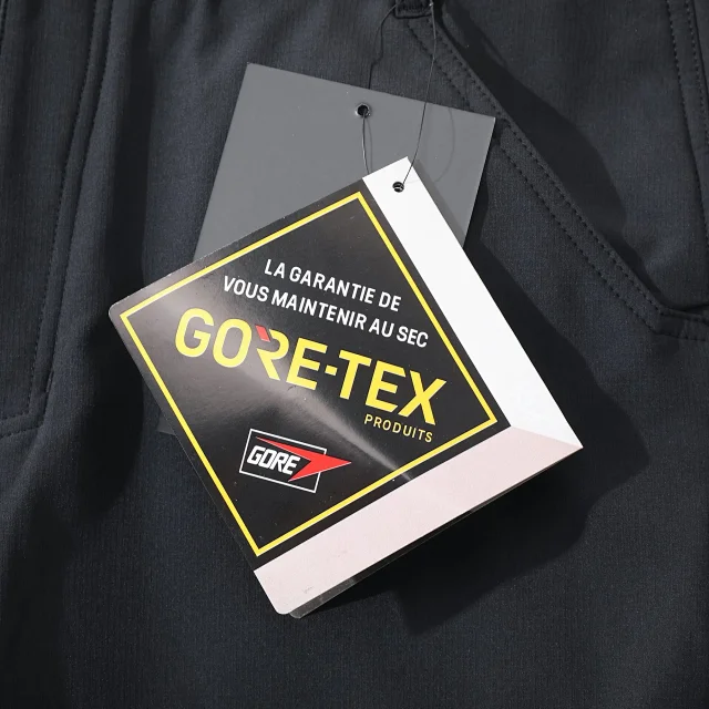 Arc'teryx Trousers GORE-TEX cargo with zippered thigh pocket product detail image 11