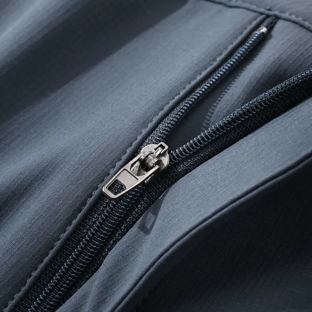 Arc'teryx Trousers GORE-TEX cargo with zippered thigh pocket product detail image 31