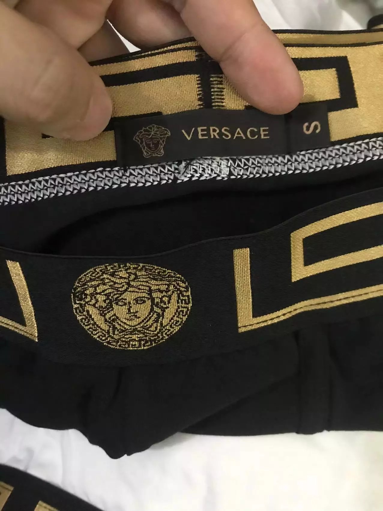 Upgrade Ver tags boxers model men's cotton boxer briefs for comfort.