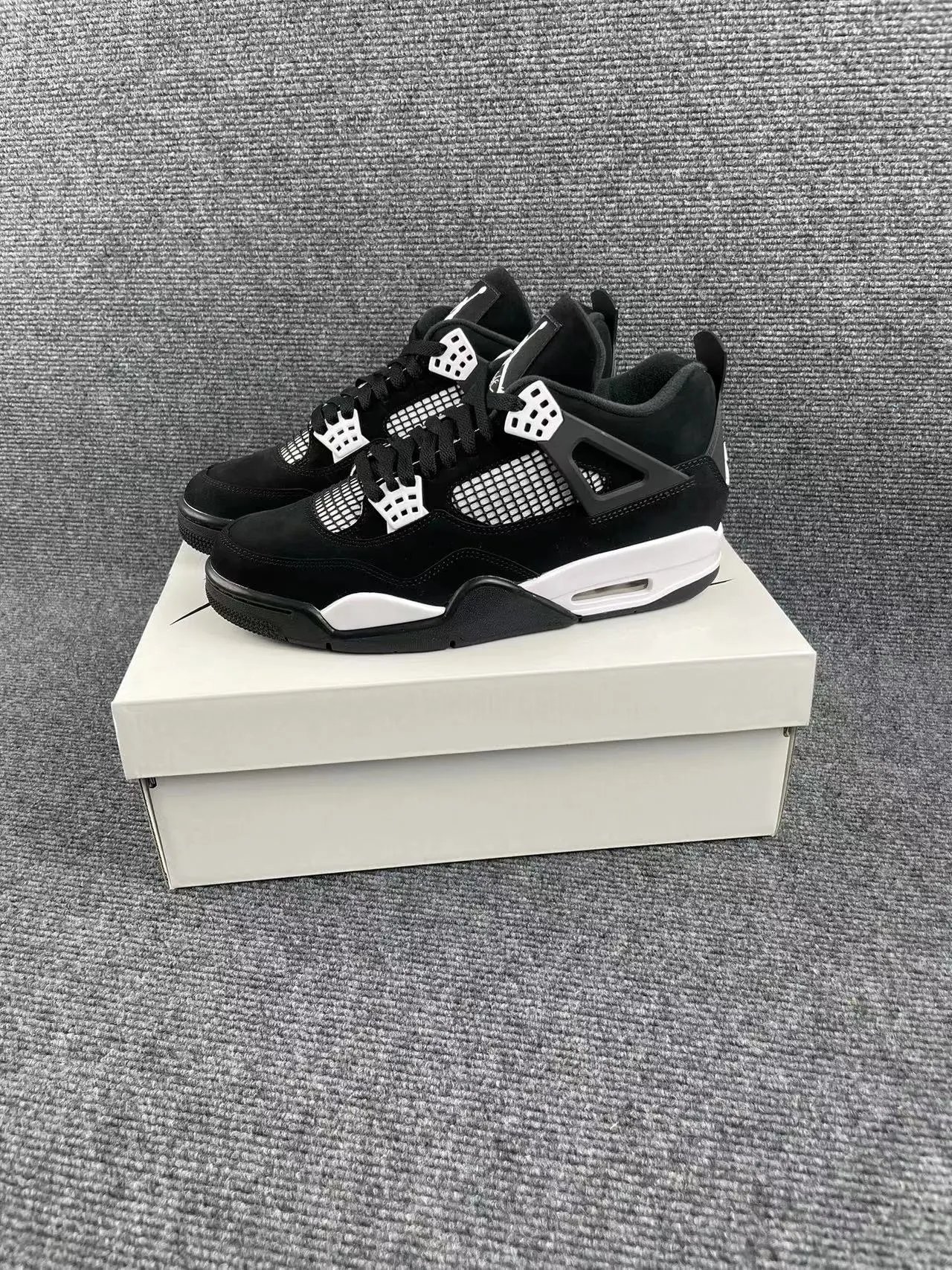 Air Jordan 4 Paris Olympics Wet Cement foto 2