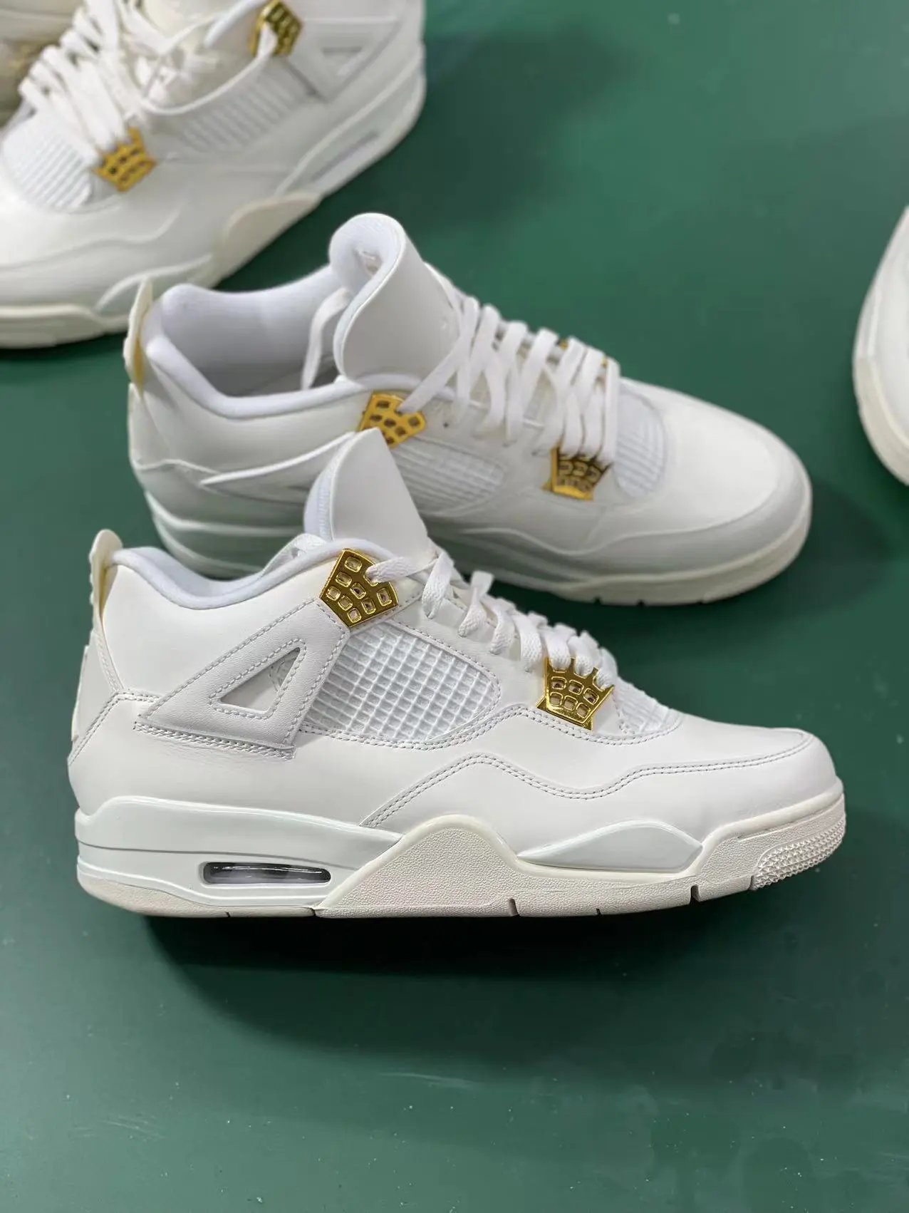 Air Jordan 4 Paris Olympics Wet Cement foto 3
