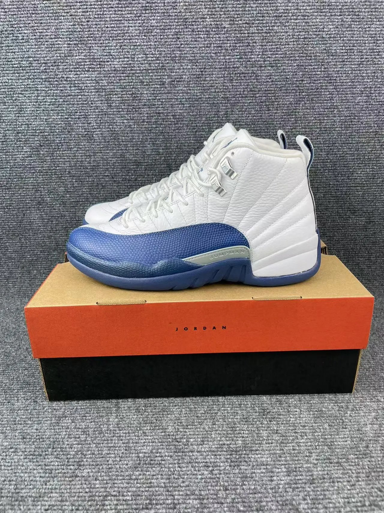 Air Jordan 12 (8 Colorways) foto 3