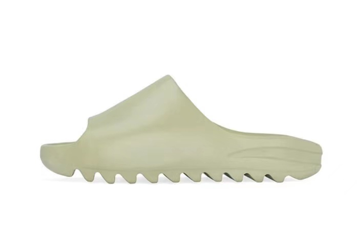 Yeezy Slides (29 Colorways)