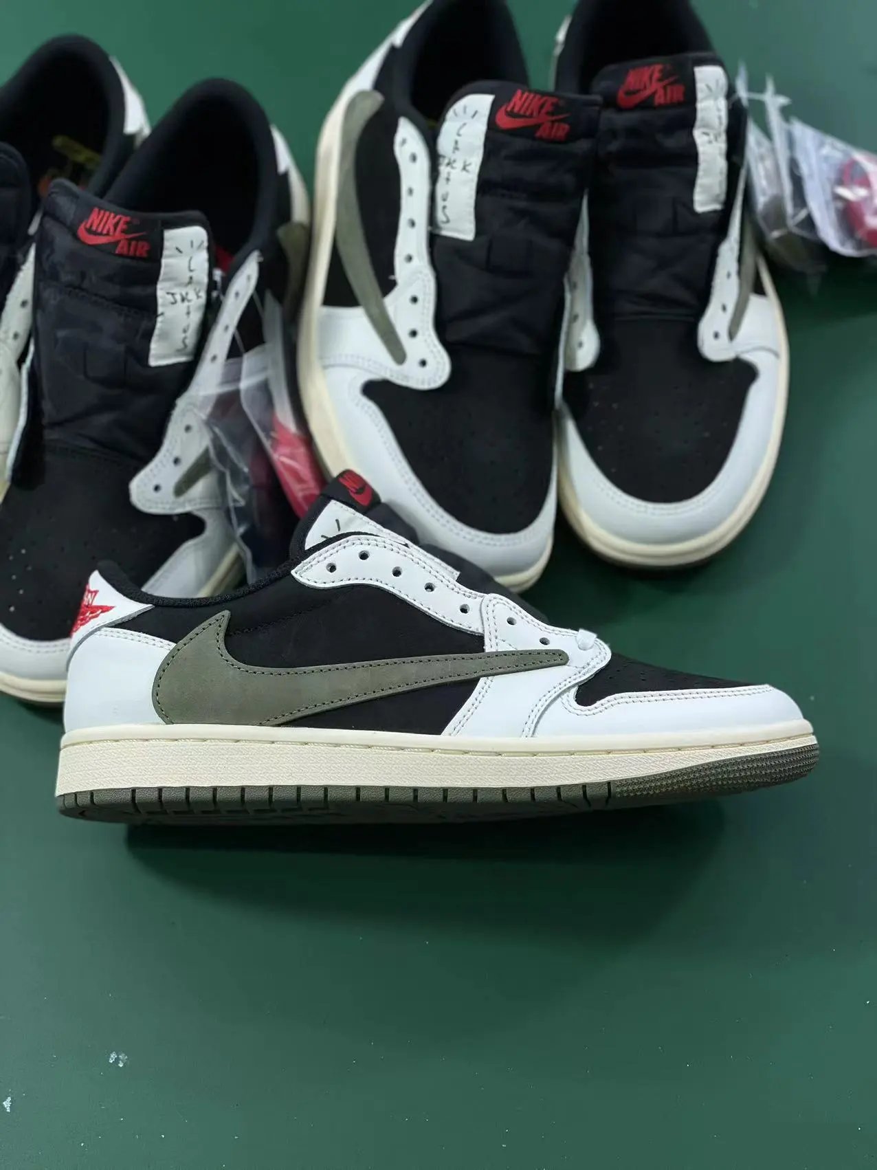 Air Jordan 1 Low x Travis Scott (12 Colorways) foto 3