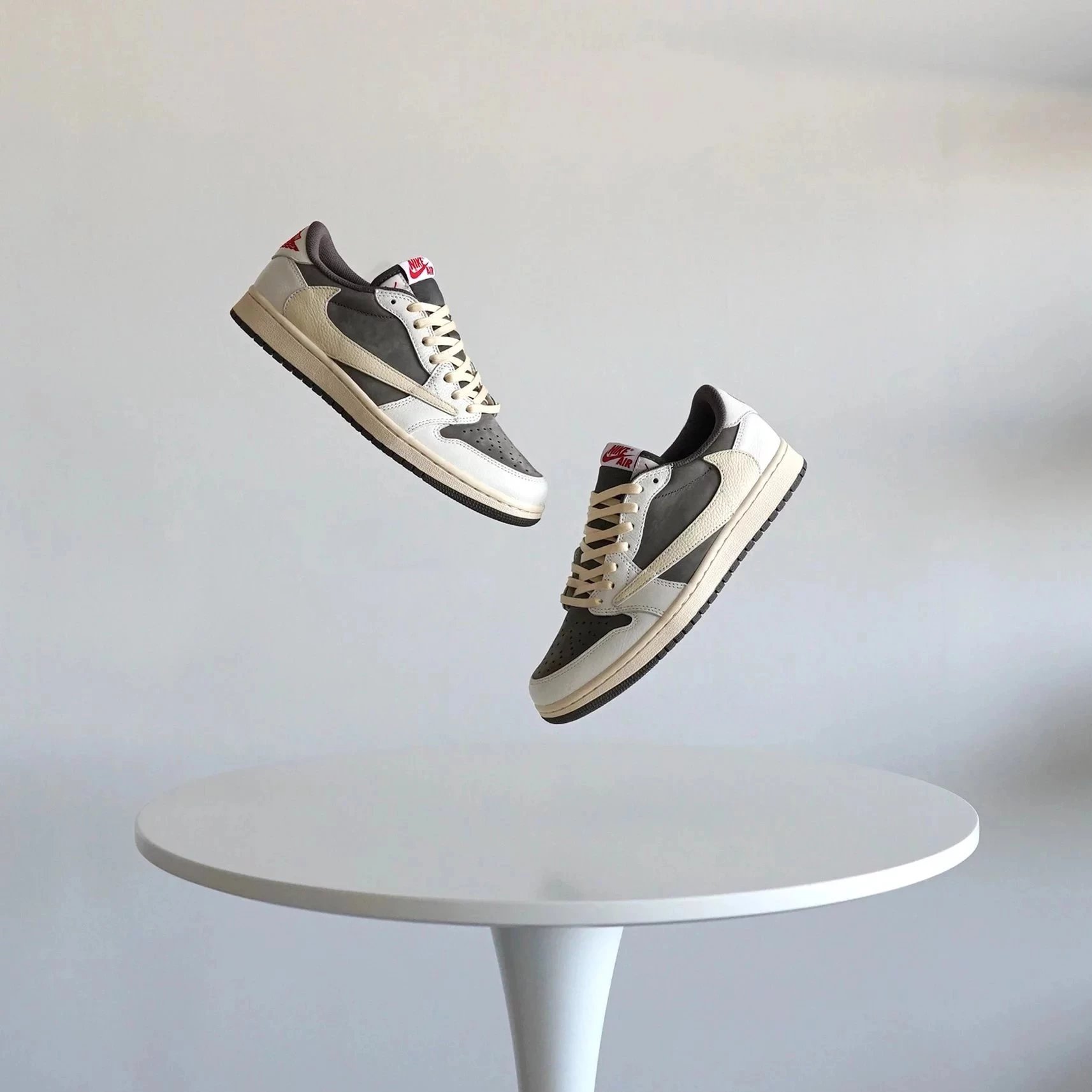 Jordan 1 Retro Low OG SP Travis Scot White Brown Inverted Hook 3.0 (PK/R1/LJR/PK4.0)