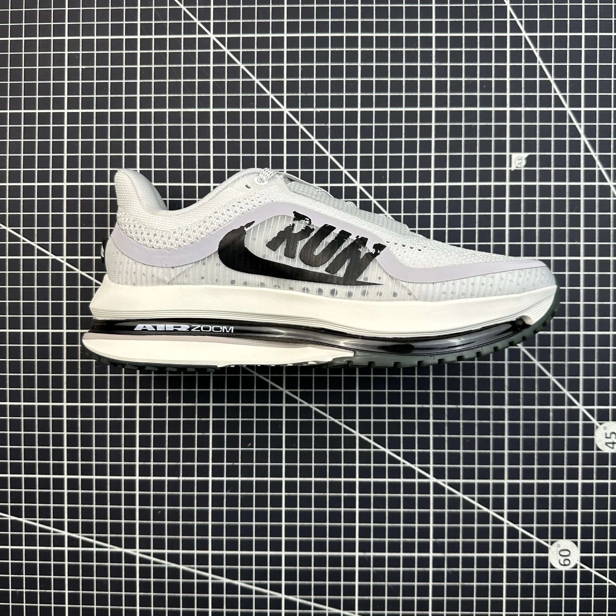 White IH2288-001