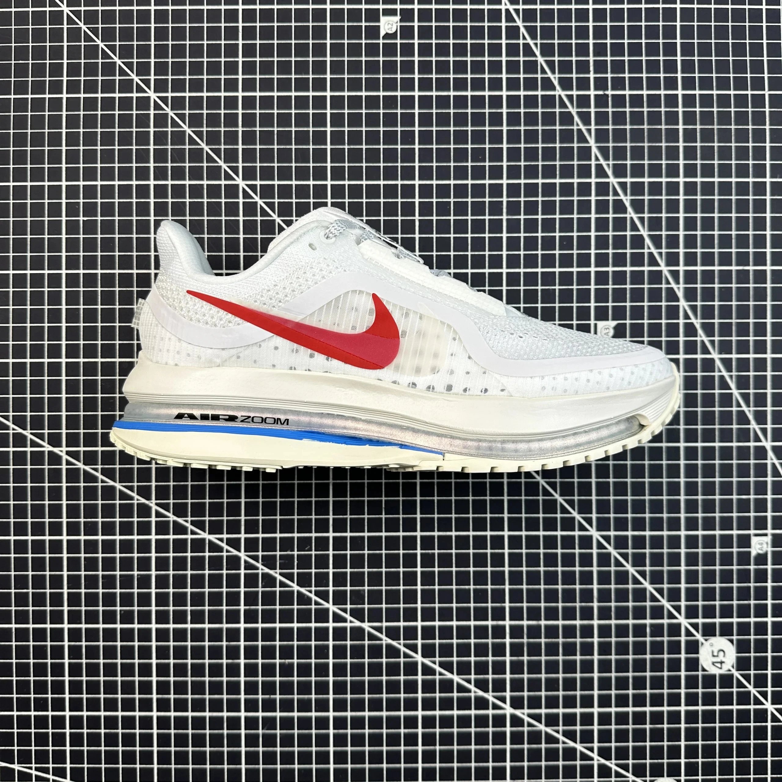 White IH7347-111