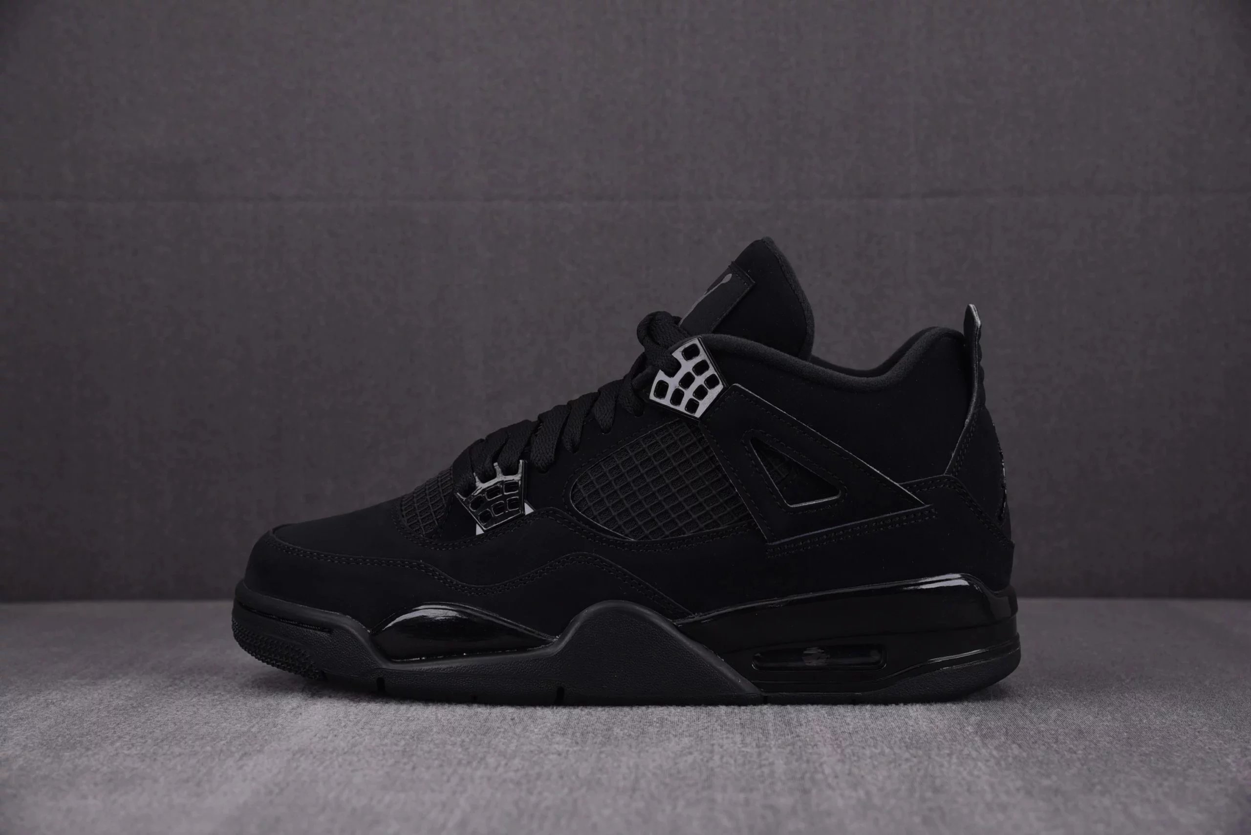 CU1110-010 Black Cat