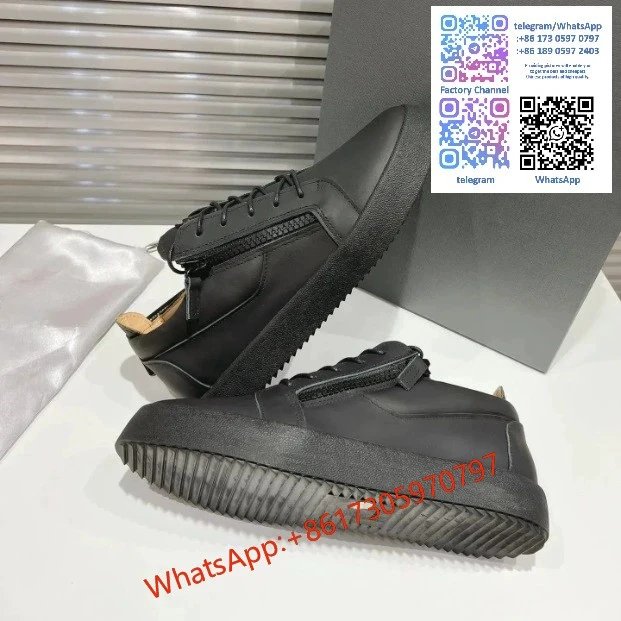 Bottega Veneta Sneakers Metallic mesh-paneled lace-up — 33