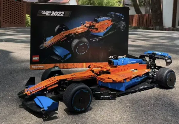 LEGO Technic McLaren Formula 1 Team 2022 Orange and Blue Racing Car Model - 1