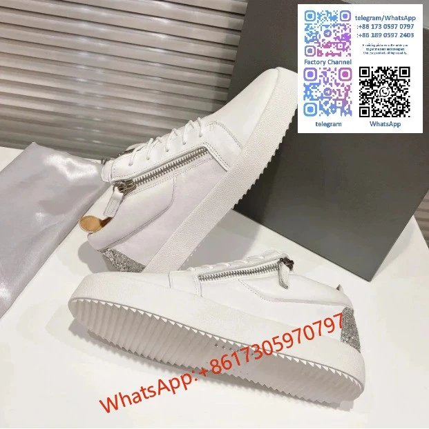 Bottega Veneta Sneakers Metallic mesh-paneled lace-up — 31