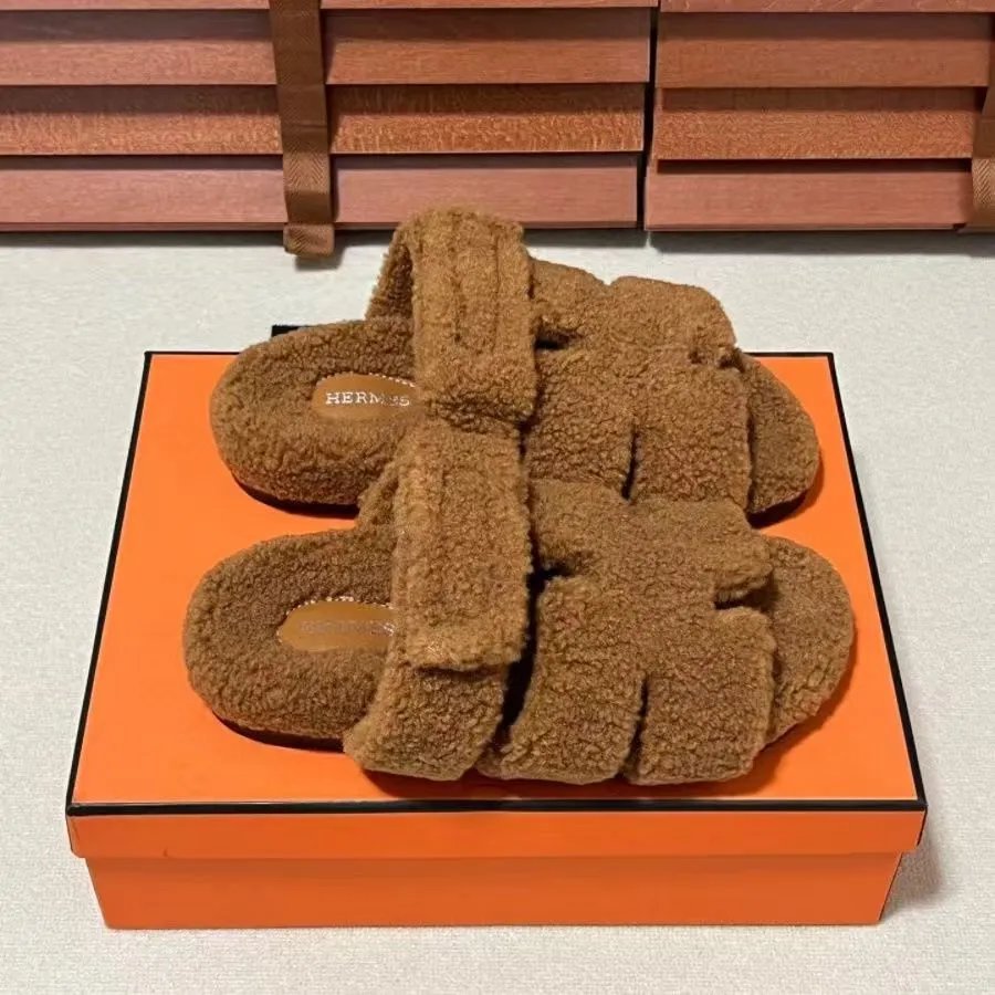 Balenciaga Slippers Fuzzy Logo Slide — Style 20