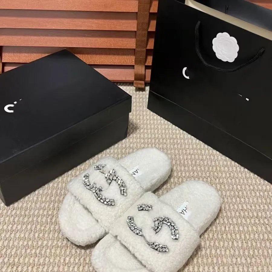Balenciaga Slippers Fuzzy Logo Slide — Style 23