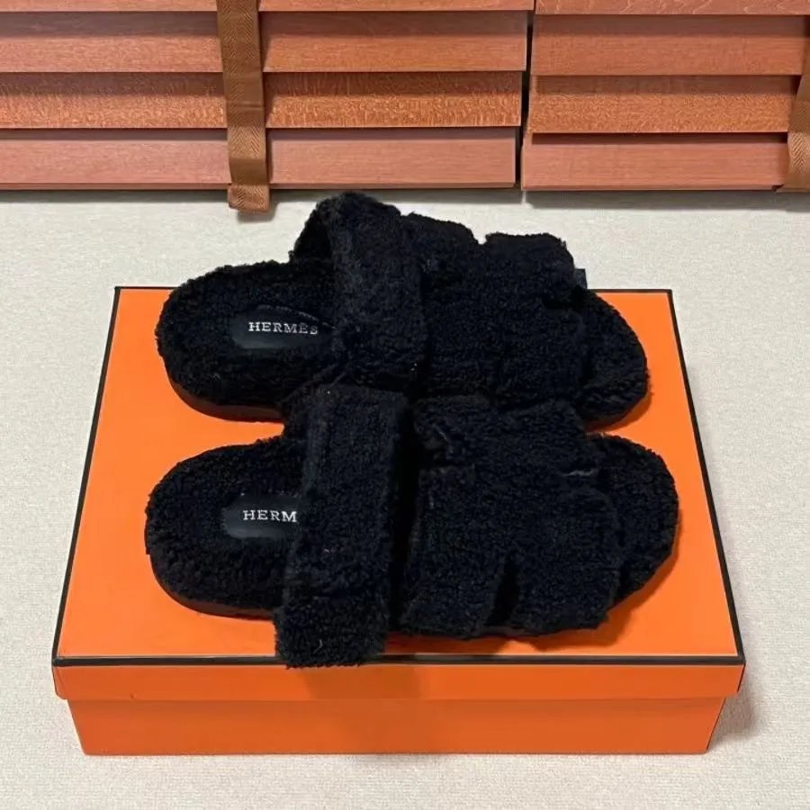 Balenciaga Slippers Fuzzy Logo Slide — Style 19