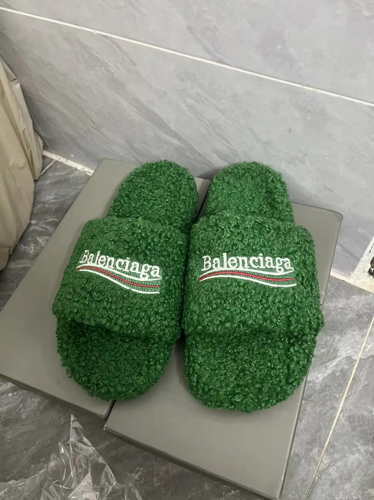 Balenciaga Slippers Fuzzy Logo Slide — Style 29