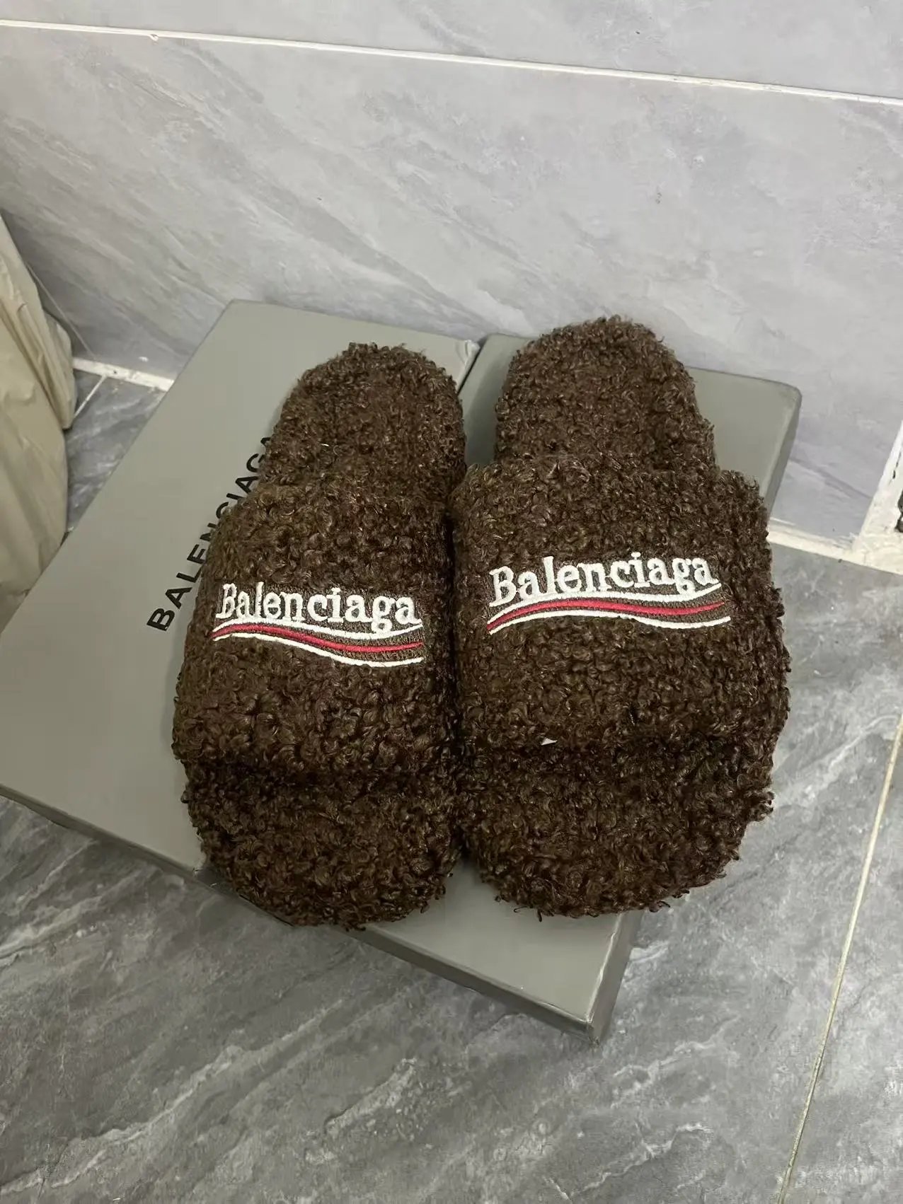 Balenciaga Slippers Fuzzy Logo Slide — Style 32