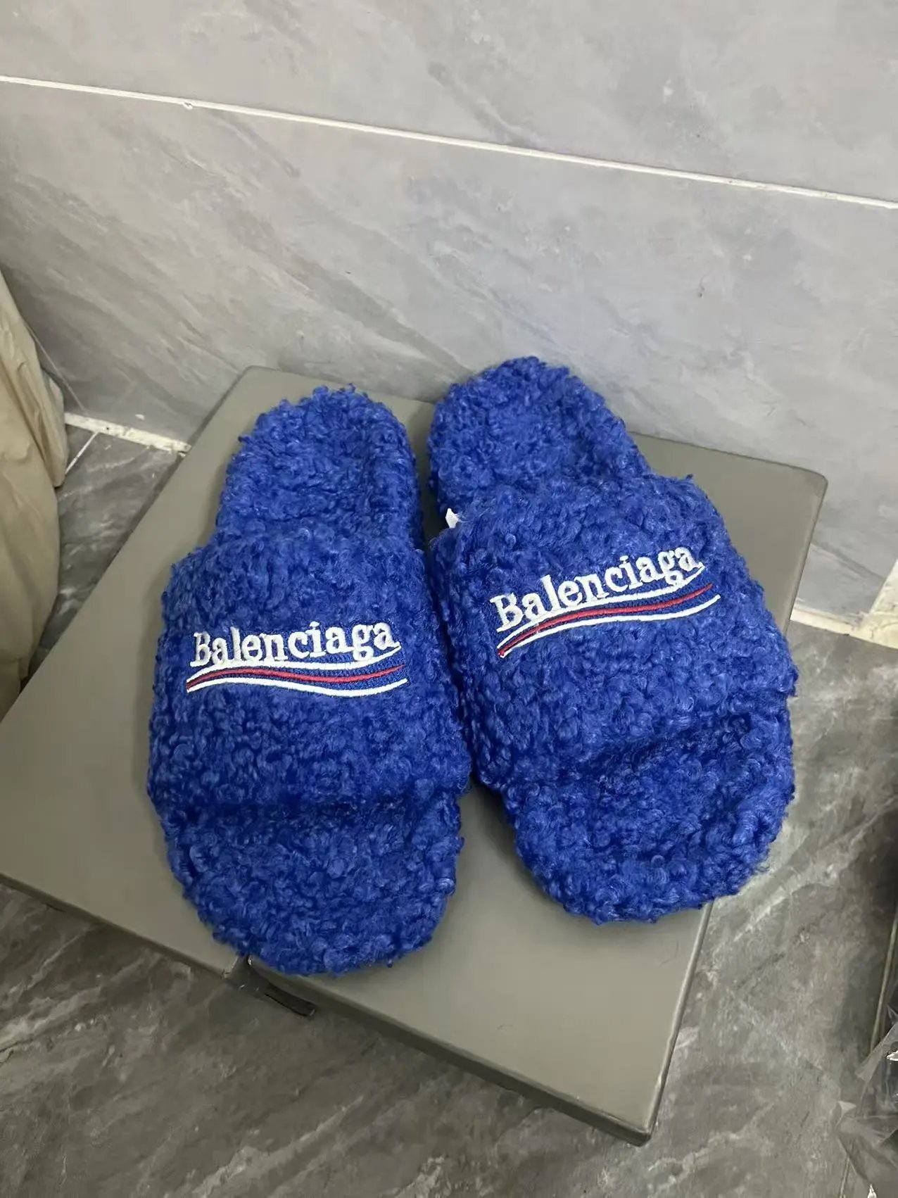 Balenciaga Slippers Fuzzy Logo Slide — Style 30