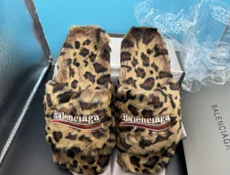 thumbnail for Slippers and wool shoes high quality 1:1 (If you need more styles, please contact me (whatsapp: +86 13798875951)