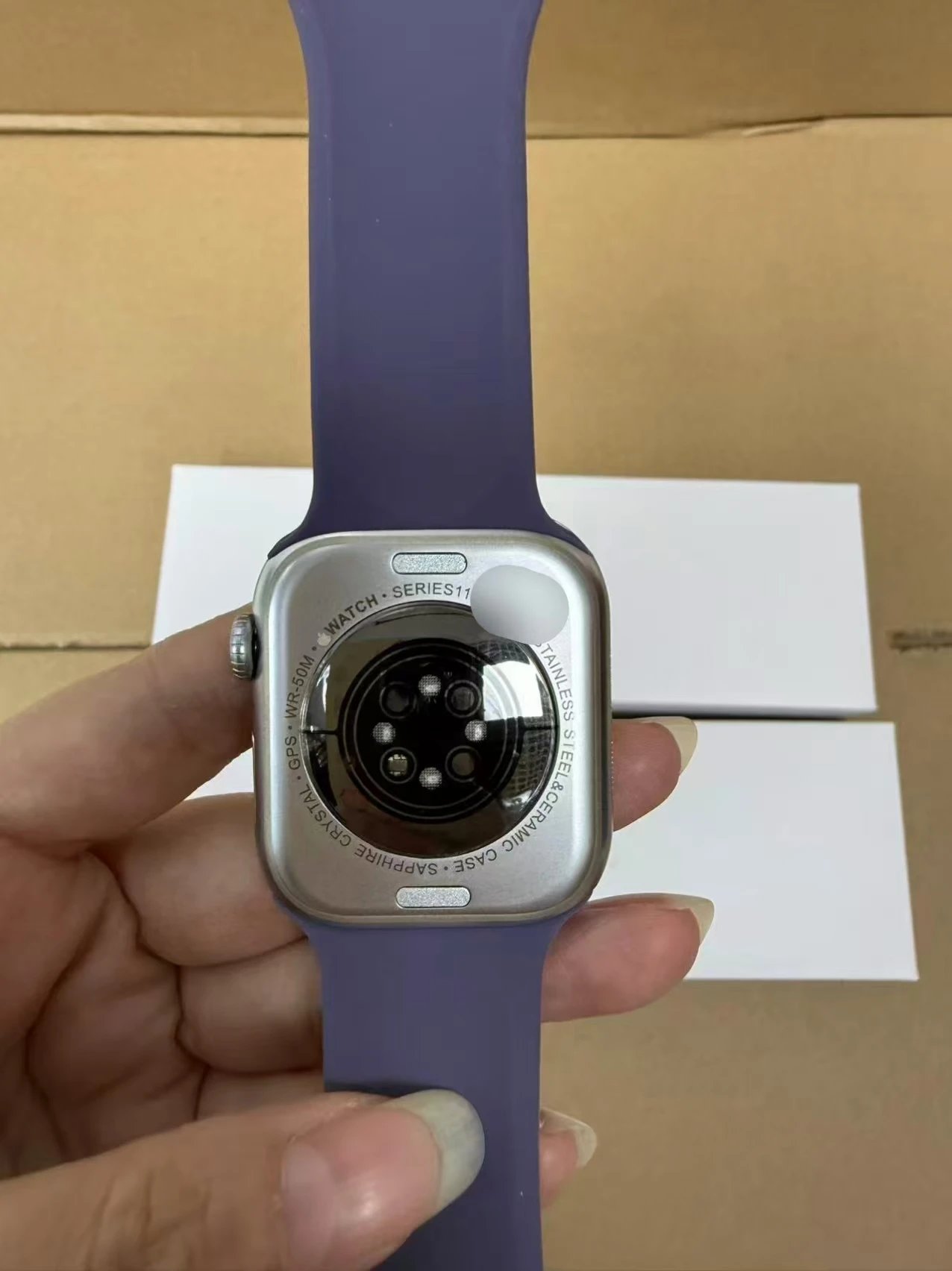 银色边框配紫色表带Silver bezel with purple strap