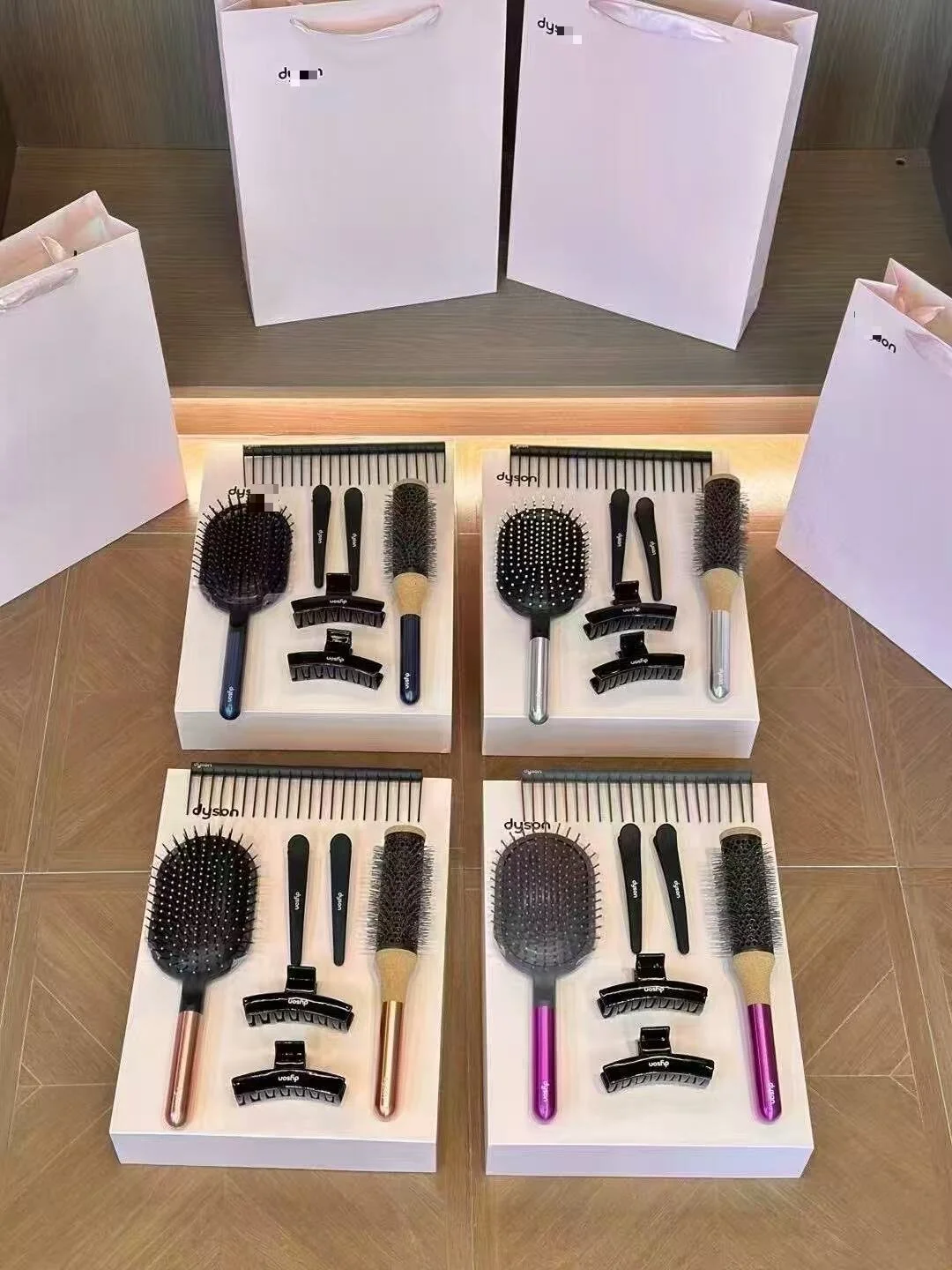 Dyson Comb-2