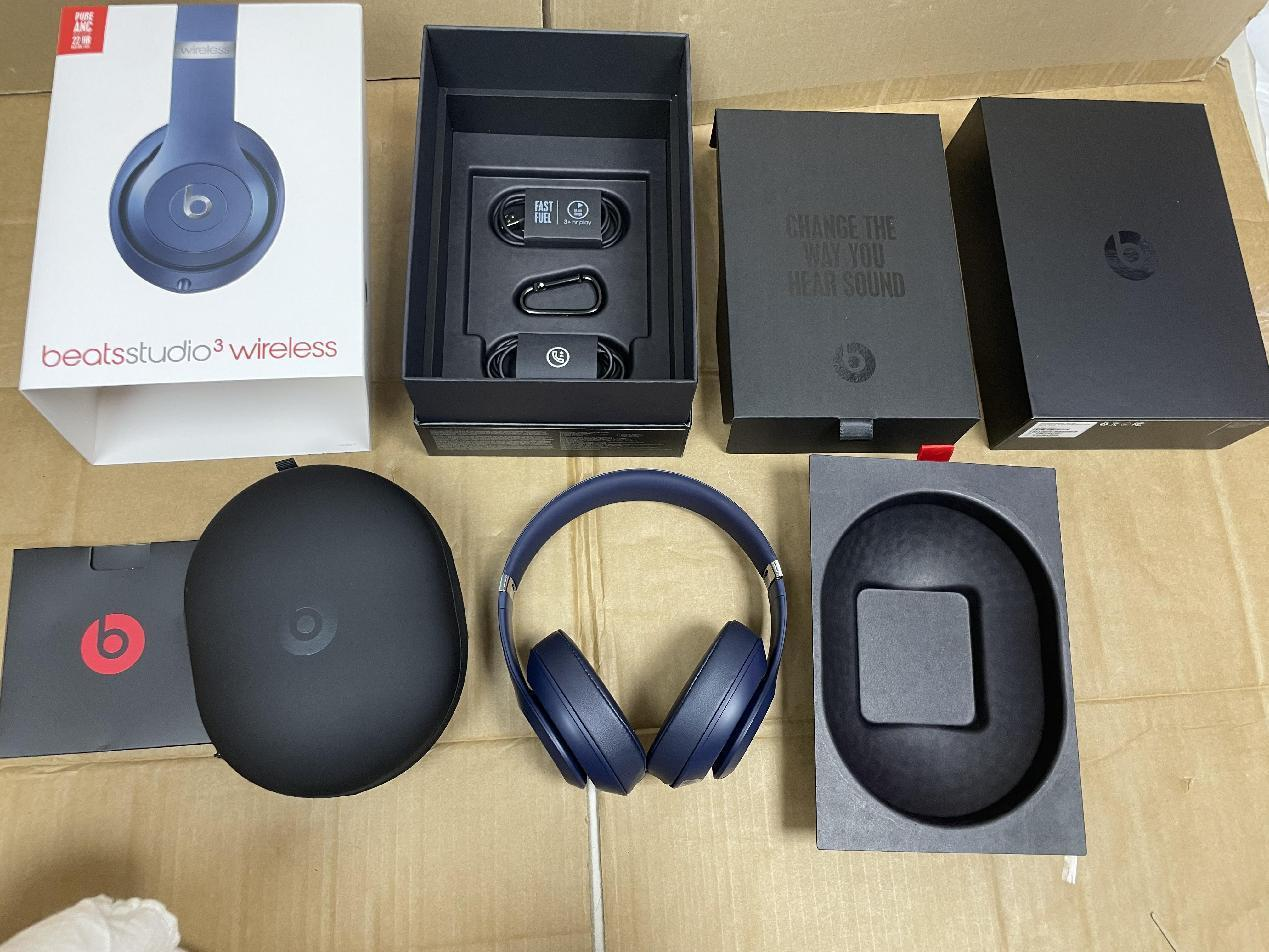 Beats Studio3 Wireless Over-Ear Headphones Navy Blue with Full Box Set