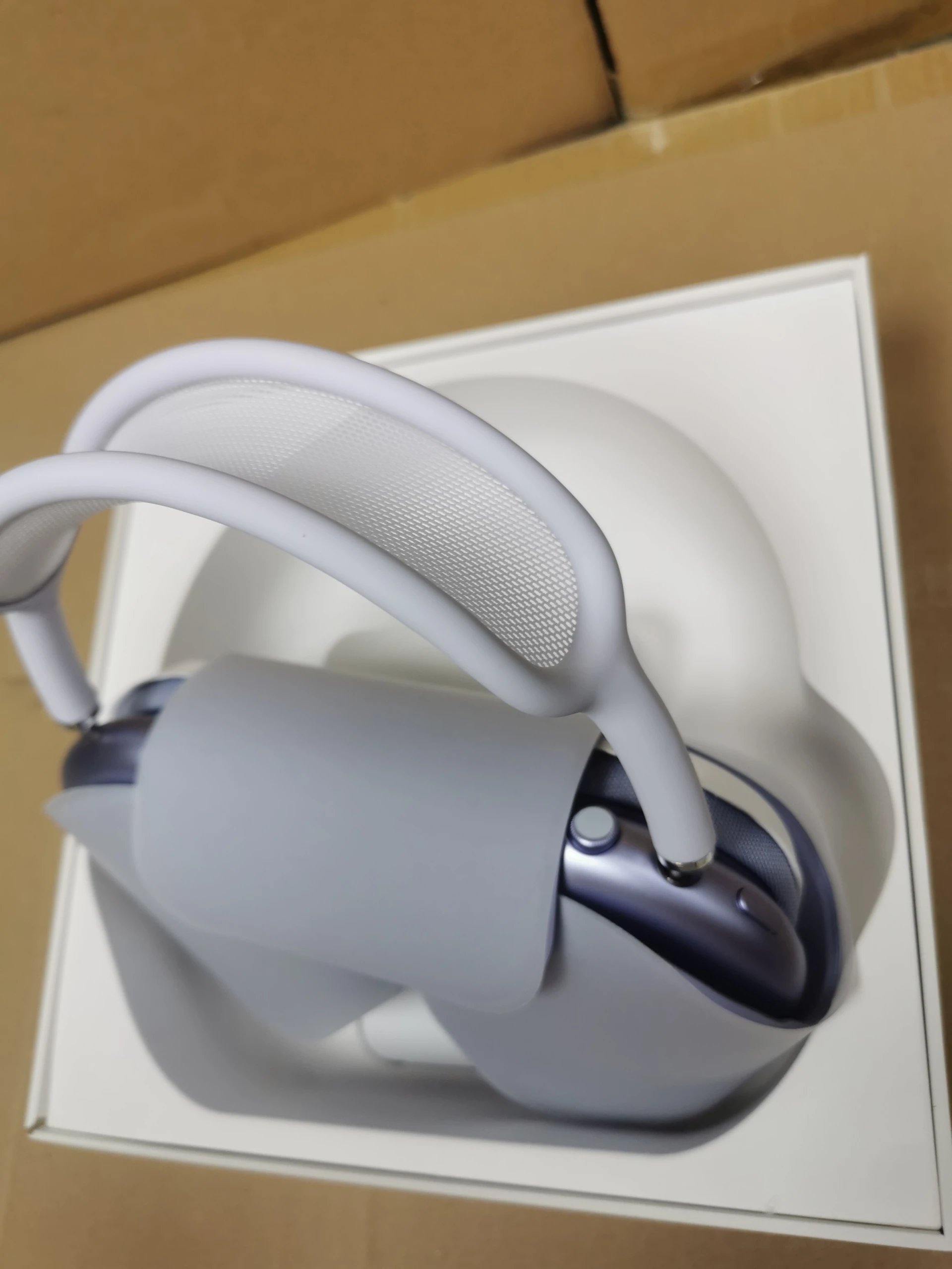 airpod max USBC 2nd  metal 2024 6