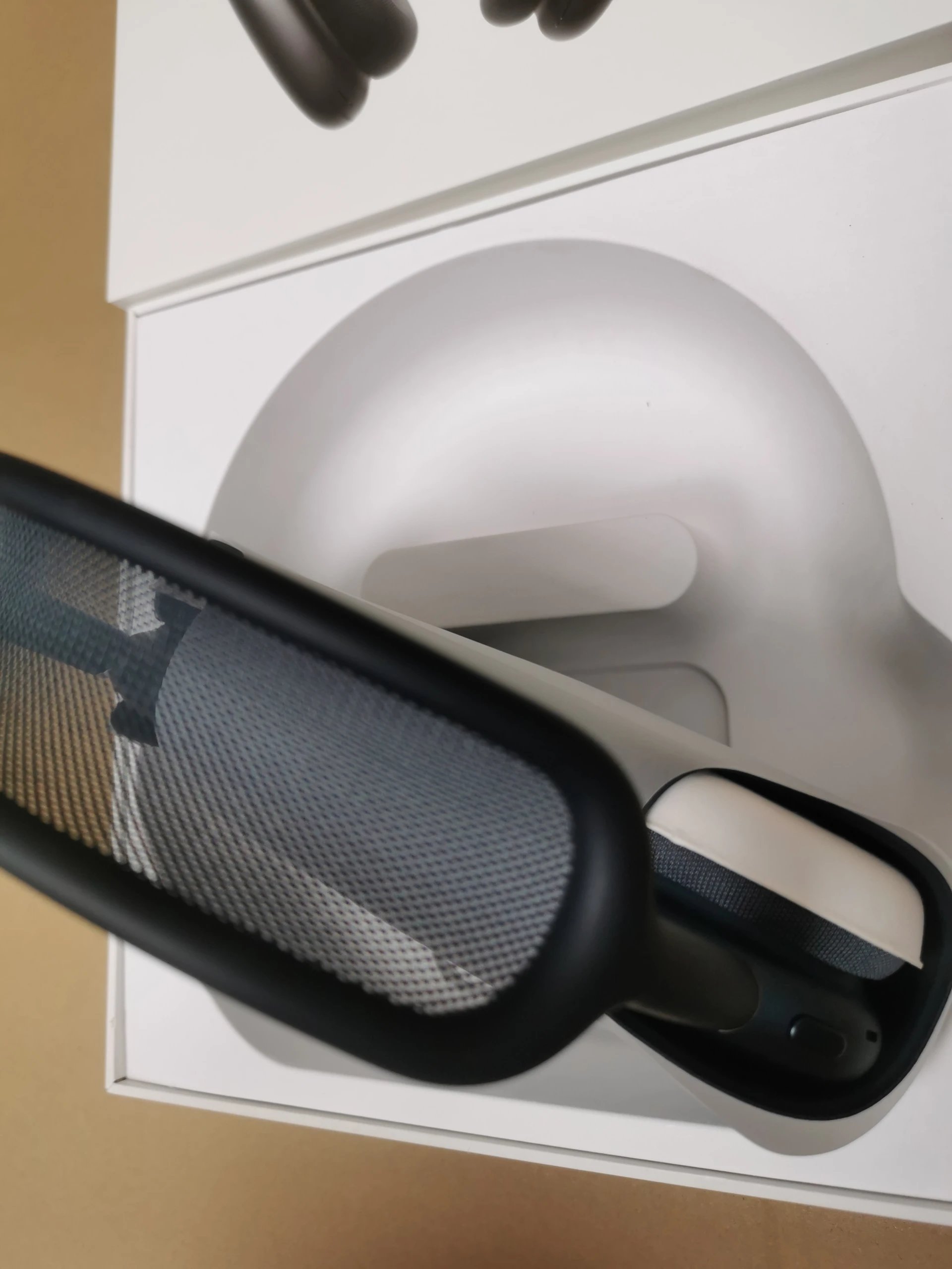 airpod max USBC 2nd  metal 2024 4