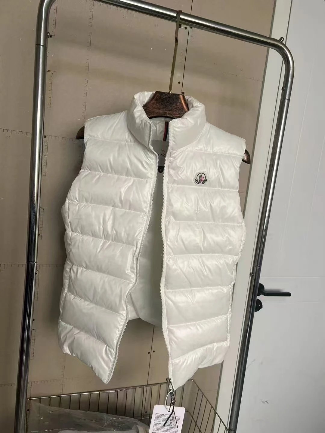 White stand collar zipper